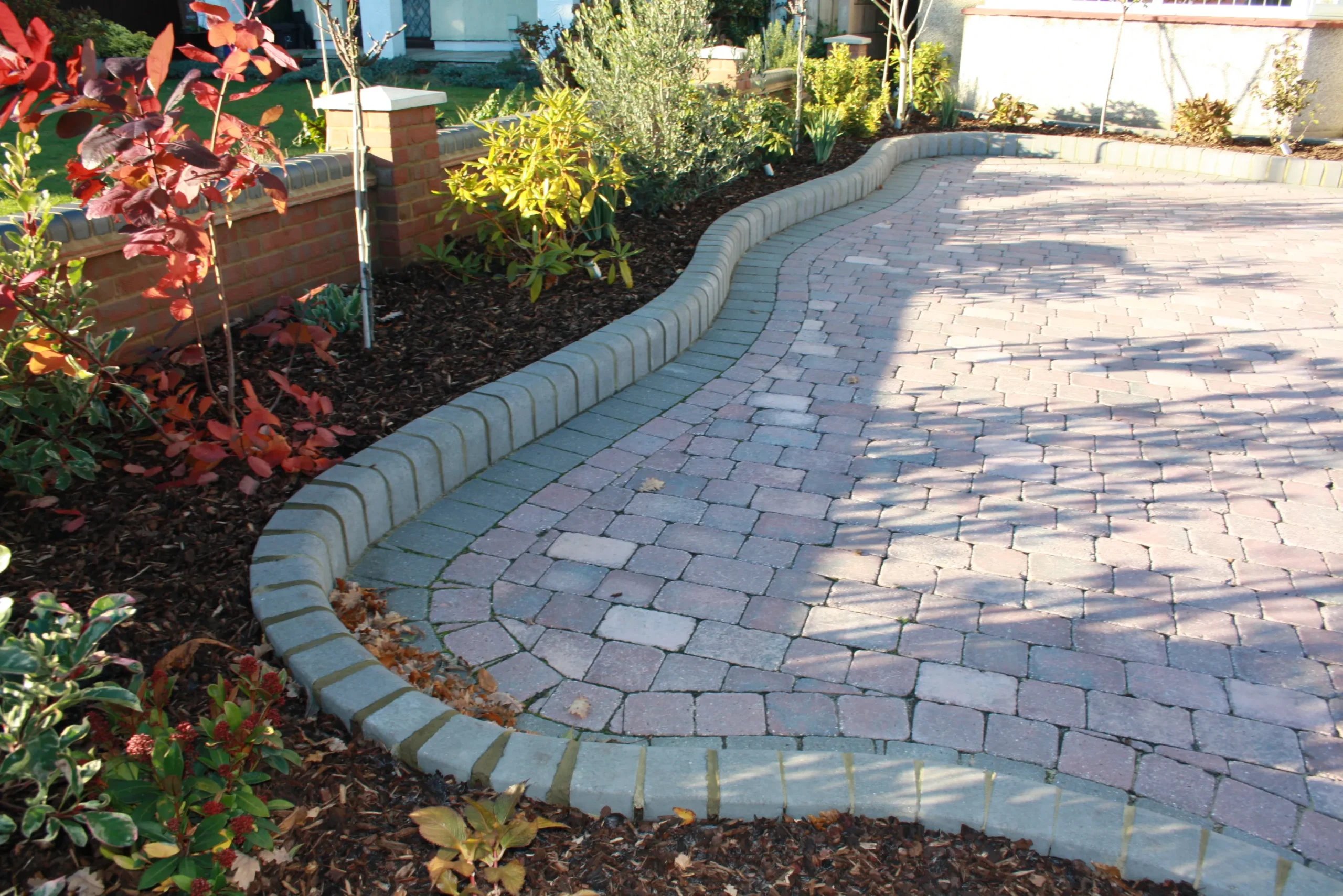 Read more about the article Choosing the Best Block Paving Design for Your Driveway